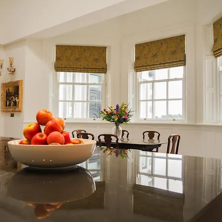 Casa vacanze Mountrush House Exclusive 13 Bed Ensuite Luxury Manor Near Dublin *
