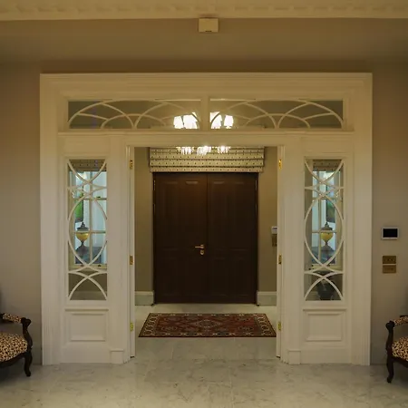 Mountrush House Exclusive 13 Bed Ensuite Luxury Manor Near Dublin *
