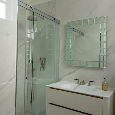 Casa vacanze Mountrush House Exclusive 13 Bed Ensuite Luxury Manor Near Dublin *