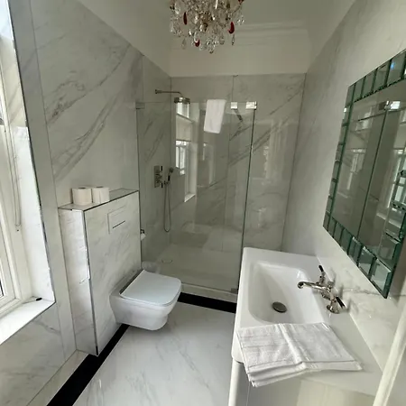 Mountrush House Exclusive 13 Bed Ensuite Luxury Manor Near Dublin